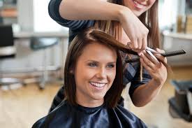 Plattes haar kann man durch ein paar kleine handgriffe in eine mähne verwandeln. 40 Frisuren Fur Feines Haar Die Volumen Und Fulle Zaubern