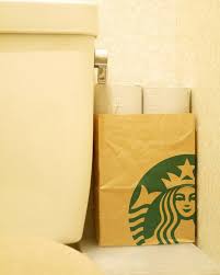 一石二鳥の収納術 家に溜まった紙袋でできる 紙袋収納術 が便利 トイレットペーパー 収納 収納 インテリア 収納