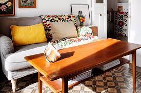 Untuk kesan pertama yang baik dan mengesankan, anda bisa merancang ruang tamu mewah dalam berbagai gaya. 8 Trik Untuk Ciptakan Ruang Tamu Vintage Di Rumah