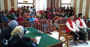 Voor een reis naar indonesie zijn een paar zaken belangrijk:vaccinatiesmalariapillen of maatregelenmaatregelen tegen andere dan malariamuggengoed advies over eten en drinken ter plaatseomgaan met dierenop het spreekuur wordt meer met u besproken, maak dus altijd een afspraak voordat u op reis gaat. Terdakwa Kasus Perusakan Lahan Bengkok Desa Srikaton Pati Divonis 6 Bulan Murianews