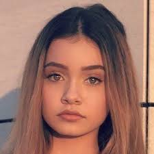 Know her bio, wiki, salary, net worth including her dating, boyfriend, parents, family, siblings, and her age famous youtuber sophie michelle was born on 16th august 2005. Sophie Michelle Bio Family Trivia Famous Birthdays