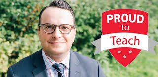 Dr. Leon Tourian receives PGME's annual Program Director Leadership Award