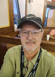 Birthday Dinner at one of our favorite places. Always so good . Crystal  Grindle Weas I get a complimentary canoli. 🤠