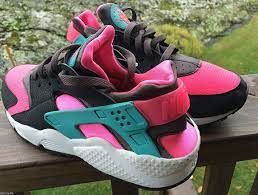 Buy new based on the 1991 tinker hatfield design, nike's air huarache returns with a hyper pink/dusty cactus colorway. Nike Air Huarache Hyper Pink Dusty Cactus Sneakerfiles