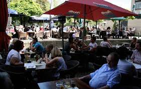 Hier finden sie die aktuellen öffnungszeiten von slavia sowie telefonnummer und adresse. Restaurant Slavia Am Rhein Koln Altstadt Dom Balkan Kroatische Kuche