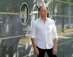 Pascal soetens is an actor, known for christ(off) (2018), l'oeuf ou la poule? Pascal Le Grand Frere Pascal Le Grand Frere Episode 4 Magazine Programme Tv Replay