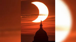 A solar eclipse occurs when the moon passes between the earth and the sun, in effect casting a shadow on our planet. Ijw5sfsh15u5rm
