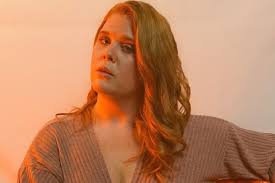 Heather Mae's Instagram, Twitter & Facebook