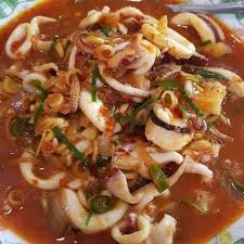 Untuk resepi nasi lemak dengan saus sotong dimakan, gamat segar, telur rebus, ikan bilis dan kacang tanah. Resepi Masakan Resepi Sotong Masak Pedas Bahan Bahan 5 Ekor Sotong Potong Bulat 2 Serai Hiris Halus 3 Bawang Merah Mayang Halus 2 Bawang Putih Cincang 2 Cm Halia Hiris Halus 1