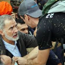 'Murderers, murderers!': Mud thrown at Spain king, queen during visit to  flood-hit Valencia suburb