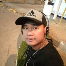 Ruthie Robles's Instagram, Twitter & Facebook