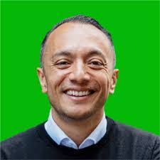 Carolyn Klett's Instagram, Twitter & Facebook