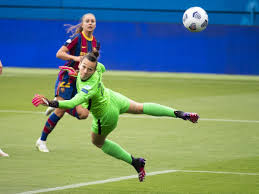 Las dos jugadoras del barcelona femenino analizaron en exclusiva la final ante el chelsea del próximo domingo. Tiane Endler Psg Vs Barcelona Por Champions League Paris Saint Germain Cae 2 1 Ante Barcelona Y Queda Fuera En Semifinales De La Liga De Campeones Redgol