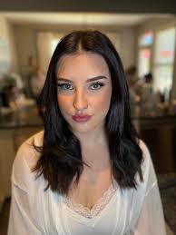 Started my Friday off at a great location in the @bedrock_reddeer show  home, working along some very talented women. Promoting and supporting each  others business was our focus of yesterdays shoot! Take