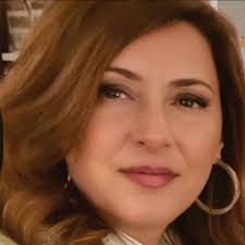 This book has absolutely transformed the way I see life forever… It's The  Alchemist by @paulocoelho and it's one of the 4️⃣ books I'm sharing