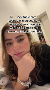 Elisa Rivas's Instagram, Twitter & Facebook