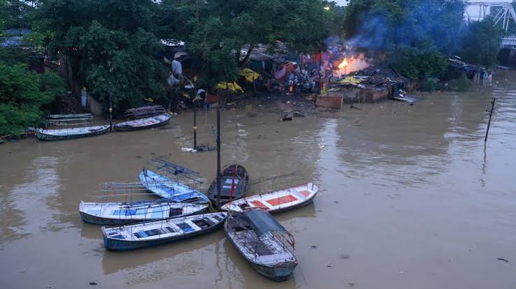 Floods in 13 UP districts; Ganga flows above danger mark in Varanasi, Prayagraj