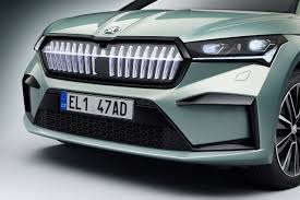 In total, it will be offered with five power outputs, two motor setups, and three different battery sizes. Skoda Enyaq Das Wichtigste Modell Des Jahres Newcarz De