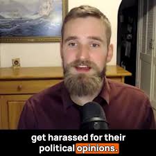 🔁 Role reversal….now featuring karma! William McGimpsey: “Political views  shouldn't cost you your job”. Dieuwe de Boer: “Funny, that's exactly what  this guy's department specialised in”. 🧑‍💼🌈🪓 In the workplace Game of