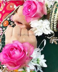 Fresh Flower Bangles Using Roses And Chrysanthemum Flower Bangles Bridalflowerjewellery Flowerjewellery Flo Flower Jewellery Floral Jewellery Bridal Jewelry
