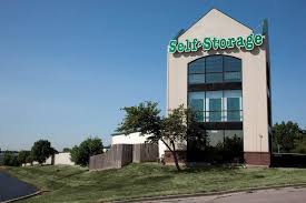 At cubesmart kansas city, we have everything to meet your needs and end your search for more space. Storage Units In Kansas City Ks 2806 S 44th St 1st Month Free