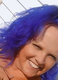 Introduction of a quirky mom