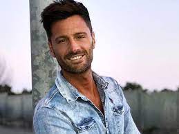 He was born in 1970s, in generation x. Filippo Bisciglia Sono Stato In Coma Farmacologico Ho Visto Una Luce Meravigliosa