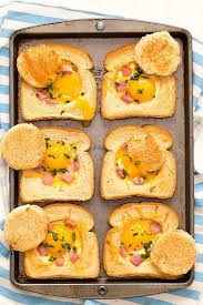 Baking A Tray Of Ham And Cheese Baked Eggs In Toast In The Oven Means You Can Make Several Servings At Breakfast Dishes Yummy Breakfast Breakfast Recipes Easy