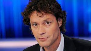 Heel veel strekte voor de nabestaande. Nieuwsuur Presentator Joost Karhof 48 Onverwachts Overleden De Volkskrant