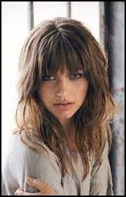 Zunachst musst ihr geduld mitbringen. Pony Schneiden Schrag Oder Gerade Tipps Und Anleitungen Meine Frisuren Langhaarfrisuren Haarschnitt Frisur Lange Haare Locken