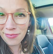 What are some travel recommendations for Sugarloaf?