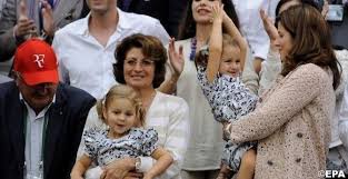 Roger federer has played 31 finals and has won 20 titles, which makes him the player who has won the most grand slam tournament titles. Mirka Roger Federer Have Twin Boys To Add To Twin Sisters Myla Charlene Welcome Leo And Lenny 10sballs Tennis Can T Be Tennis Without Balls