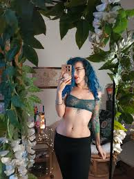 Felt cute. Do you like this colour on me?