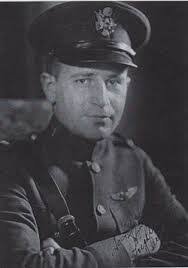 Leigh Wade's Instagram, Twitter & Facebook