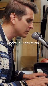 ✨«Grad Jetzt» ✨Trio-Live-Session ✨, Live at Oku Studios, Saxophon & FX:  Simon Spiess, Drums & Synthbass: Konstantin König, Vocals & Piano: Flavian  Graber, Video: Paul Märki, Recording: Alon Ben, ...