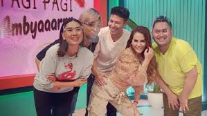 Padahal, menurut nurdin, nasihatnya itu demi kebaikan istrinya sendiri. Foto Bareng Nita Thalia Posisi Tangan Fero Walandouw Jadi Sorotan