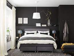 Wir alle träumen von einem riesigen schlafzimmer mit einem weichen doppelbett, einem ergonomischen kleiderschrank und freiem platz. Dunkles Schlafzimmer Stilvoll Und Modern Dunkles Schlafzimmer Schlafzimmer Inspiration Schlafzimmer Inspirationen