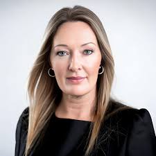 Elisabeth Peter with Top Line Realty, Llc