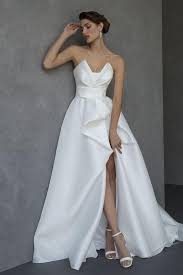 Il brand è famoso anche per essere sponsor della squadra di pallavolo femminile unendo volley busto arsizio. Calzature Da Sposa Trends E Novita La Fata Madrina Alessandra Cristiani