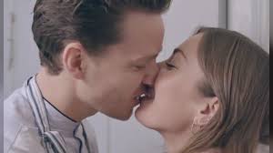 17,782 likes · 506 talking about this. Julie Og Jesper Fra Serien Being 29 Er Ute Med Siste Sesong 33 Na Avslorer De Slutt Pa Serien