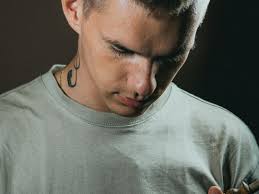 Z czym walczy dziś młode pokolenie? Raper Zawad nawija o tym w Movement