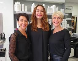 Maybe you would like to learn more about one of these? Lot A Montcuq Joselyne Torres Reprend Le Salon De Coiffure Rue Du Petit Rapporteur Actu Lot