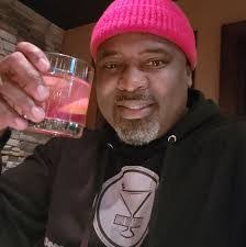 Aundra Lipscomb's Instagram, Twitter & Facebook