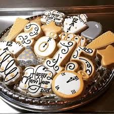 Pin On New Years Decorated Cookies And Cake Pops