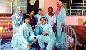 We did not find results for: 5 Gambar Wajah Ezlisa Loy Adik Perempuan Elfira Loy Amat Cantik Bertudung Media Cbs