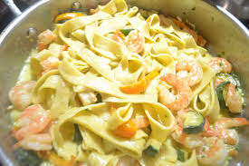 Tagliatelles Aux Courgettes Et Crevettes Legeres Plat Et Recette Plats Rapide Tagliatelles Recette