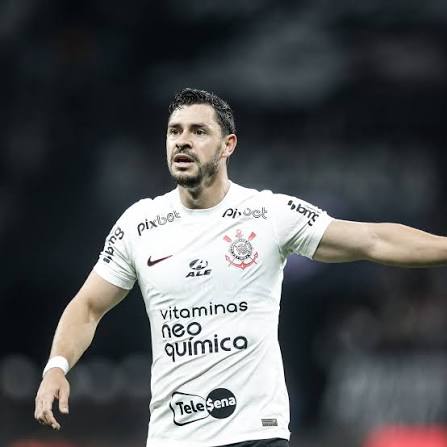 Giuliano alega calote milion&aacute;rio e aciona o Corinthians na Justi&ccedil;a. O ex- meia cobra R$ 1,3 milh&atilde;o referente a FGTS. Em 2024, houve um acordo para pagamento em 16 parcelas, mas apenas 5