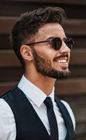5 Stunning Short Beard Styles For Men To Try In 2020 Look Uomo Occhiali Da Sole Uomo Occhiali