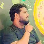 Anwar Azo's Instagram, Twitter & Facebook