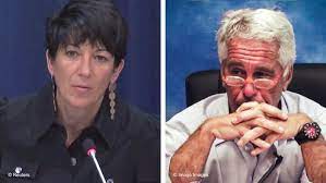Ghislaine maxwell, the alleged accomplice of child sex trafficker jeffrey epstein, has been accused of undressing in front of girls as young as age 14, according to a grand jury indictment.the. Epstein Vertraute Ghislaine Maxwell Angeklagt Aktuell Amerika Dw 02 07 2020